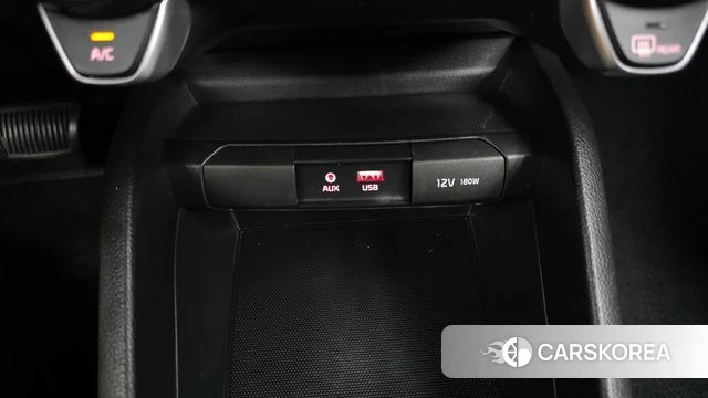 Kia Stonic id 4662414 из Кореи 19