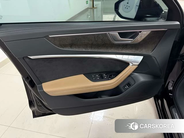 Audi A6L id 4279246 из Китая 19
