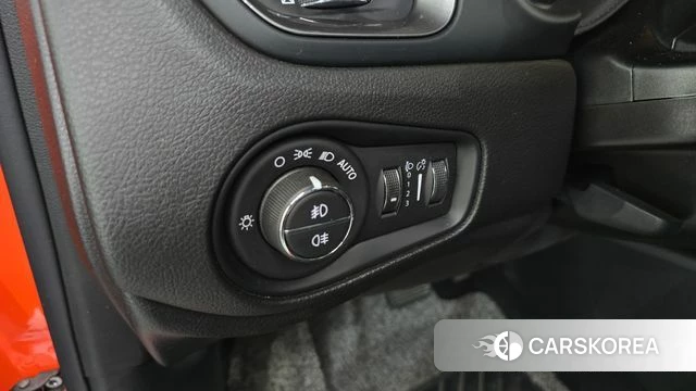 Jeep Renegade id 4770541 из Кореи 19
