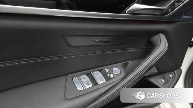 BMW 5 Series (G30) id 4594197 из Кореи 19