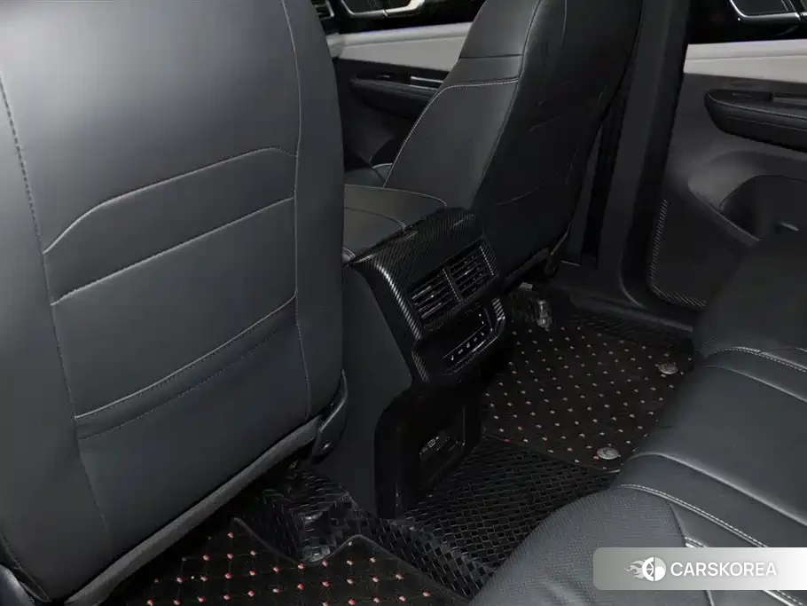 Volkswagen Touareg id 4599557 из Китая 19