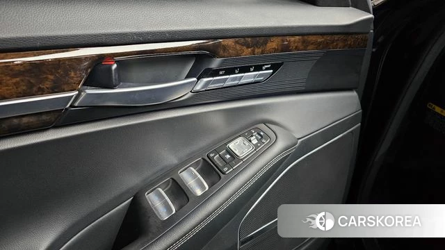 Genesis G90 id 4906825 из Кореи 19