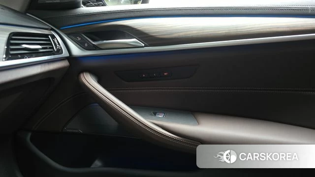 BMW 5 Series (G30) id 4267355 из Кореи 19