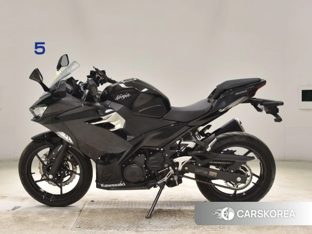 Kawasaki NINJA 400 id 3946994 из Японии 18