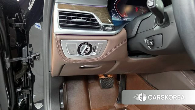BMW 7 Series (G11) id 4383841 из Кореи 19