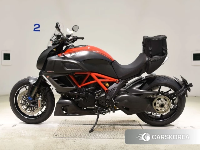 Ducati DIAVEL CARBON id 4185430 из Японии 19