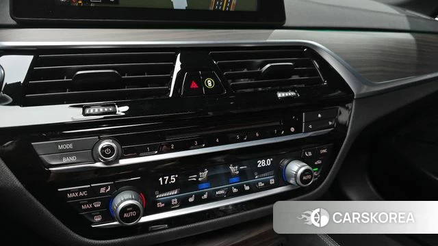 BMW 5 Series (G30) id 4882703 из Кореи 19
