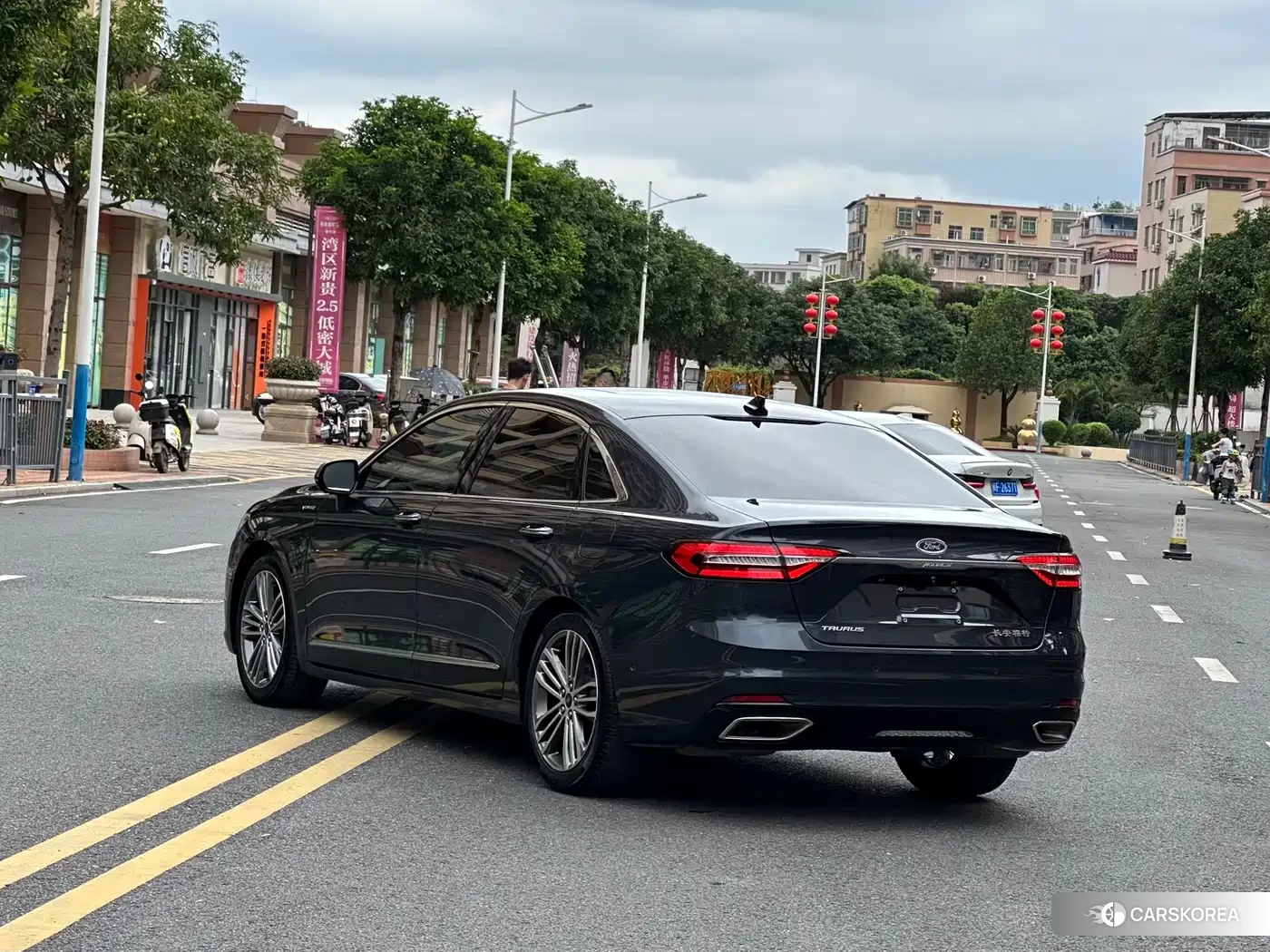 Ford Taurus id 4607133 из Китая 19