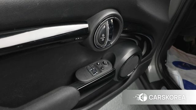 Mini Cooper Electric id 4202213 из Кореи 19