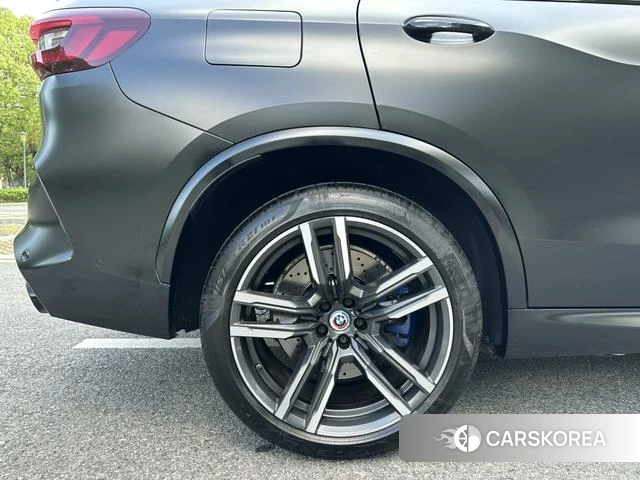 BMW X5 M id 4320742 из Китая 19