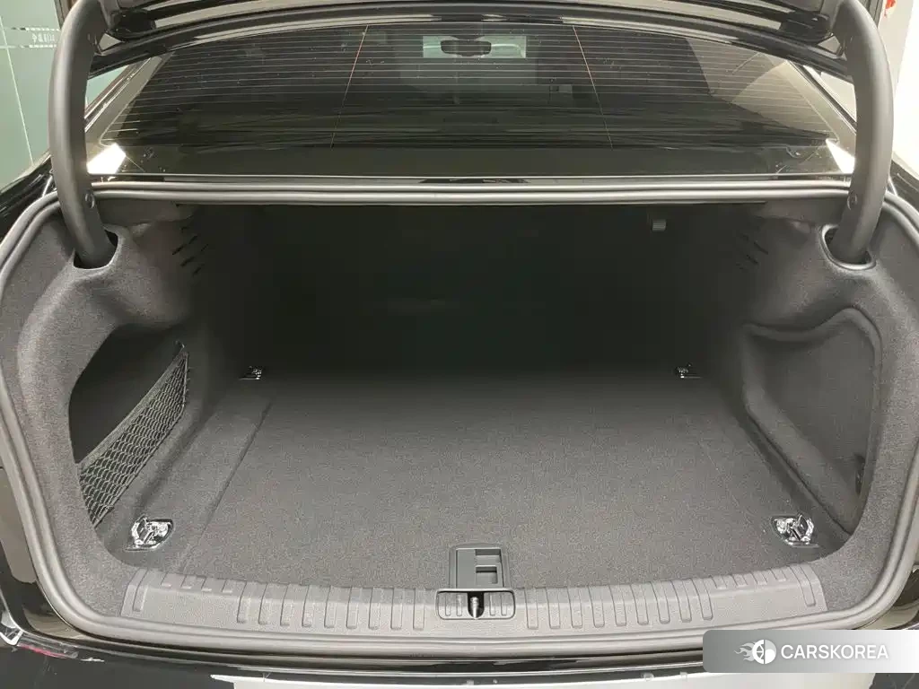 Audi A6L id 4679616 из Китая 19
