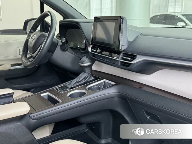 Toyota Saina id 4314770 из Китая 19