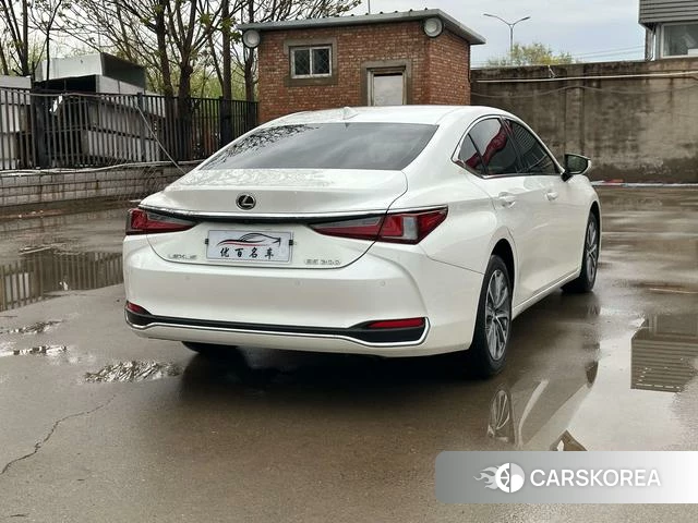 Lexus ES id 4307412 из Китая 19
