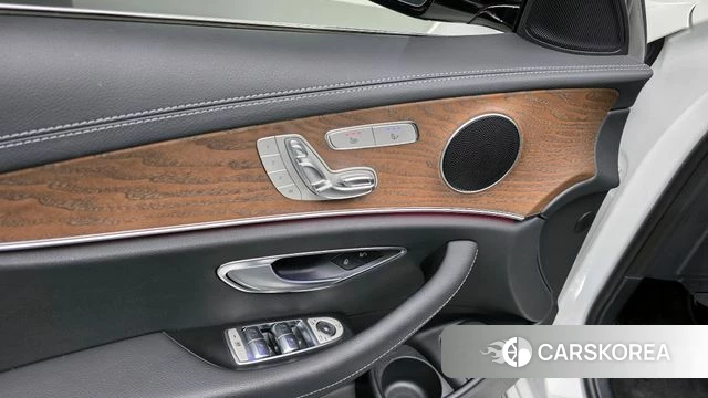 Mercedes-Benz E-Class W213 id 4224286 из Кореи 19