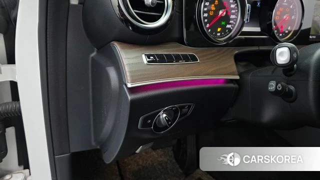 Mercedes-Benz E-Class W213 id 4595536 из Кореи 19