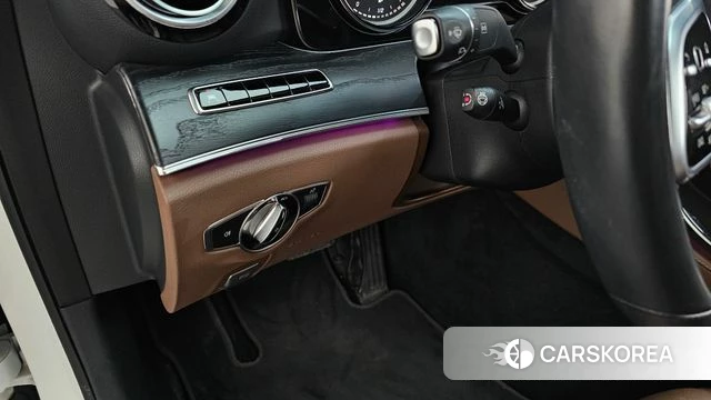 Mercedes-Benz E-Class W213 id 4759549 из Кореи 19