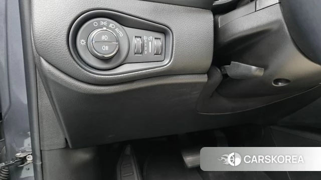 Jeep Renegade id 4302934 из Кореи 19
