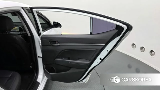 Hyundai Avante AD id 4615402 из Кореи 19