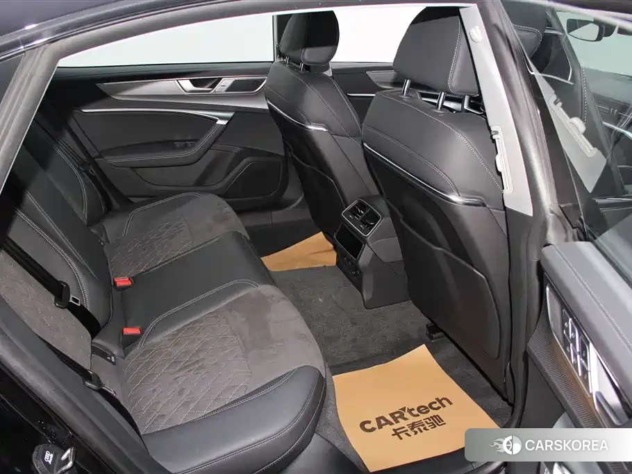 Audi A7L id 4649395 из Китая 19