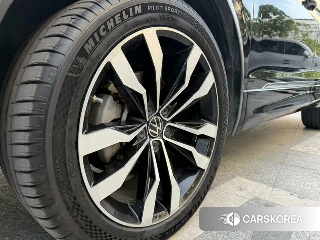 Volkswagen Tiguan L id 4273708 из Китая 19
