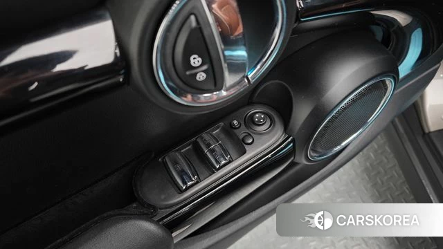 Mini Cooper S Convertible id 4305100 из Кореи 19