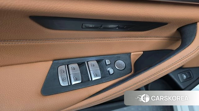 BMW 5 Series (G30) id 4401747 из Кореи 19