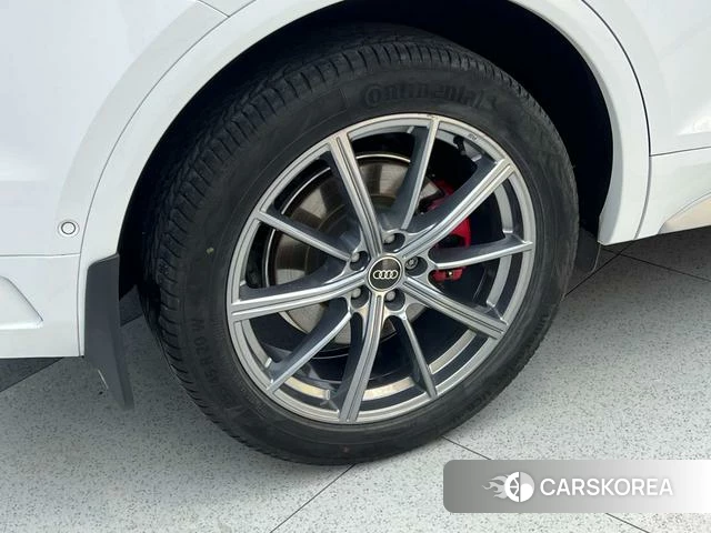 Audi Q5L id 4300050 из Китая 19