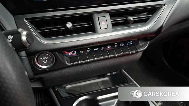 Lexus UX250h id 4388389 из Кореи 19