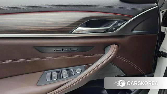 BMW 5 Series (G30) id 4507646 из Кореи 19