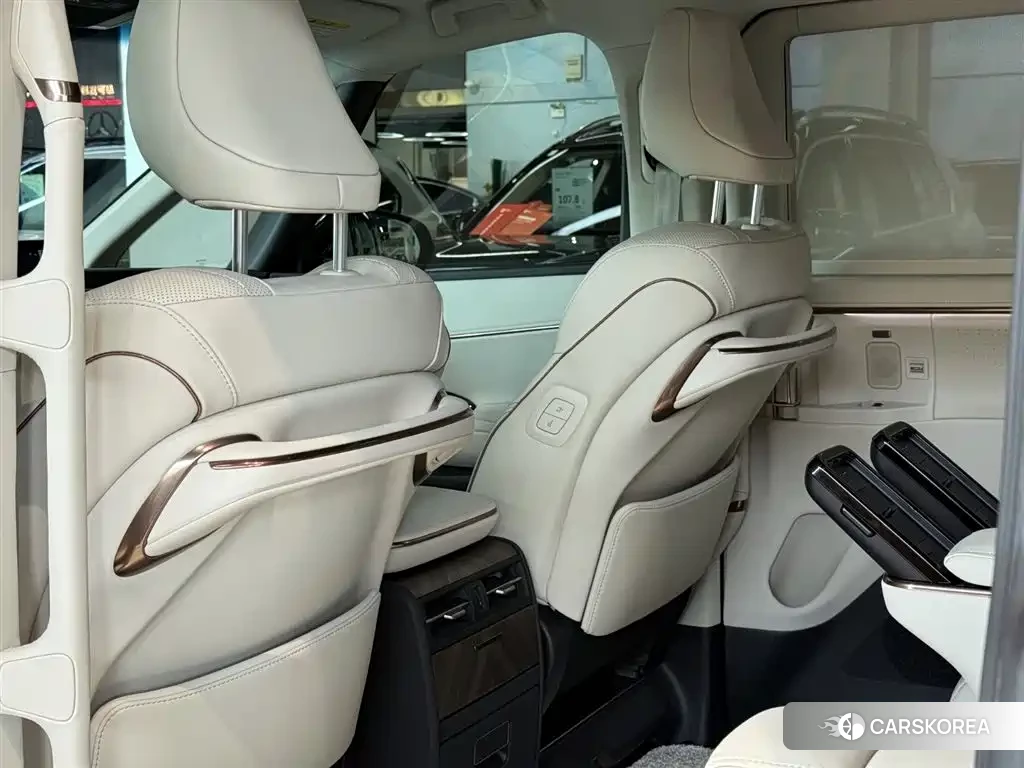 Lexus LM id 4576824 из Китая 19