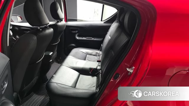 Toyota Prius C id 4693888 из Кореи 19