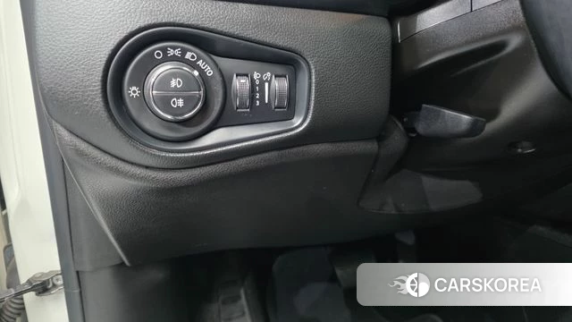 Jeep Renegade id 4489957 из Кореи 19