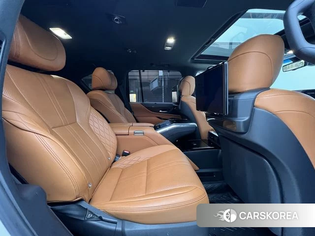 Lexus LX id 4190497 из Китая 19