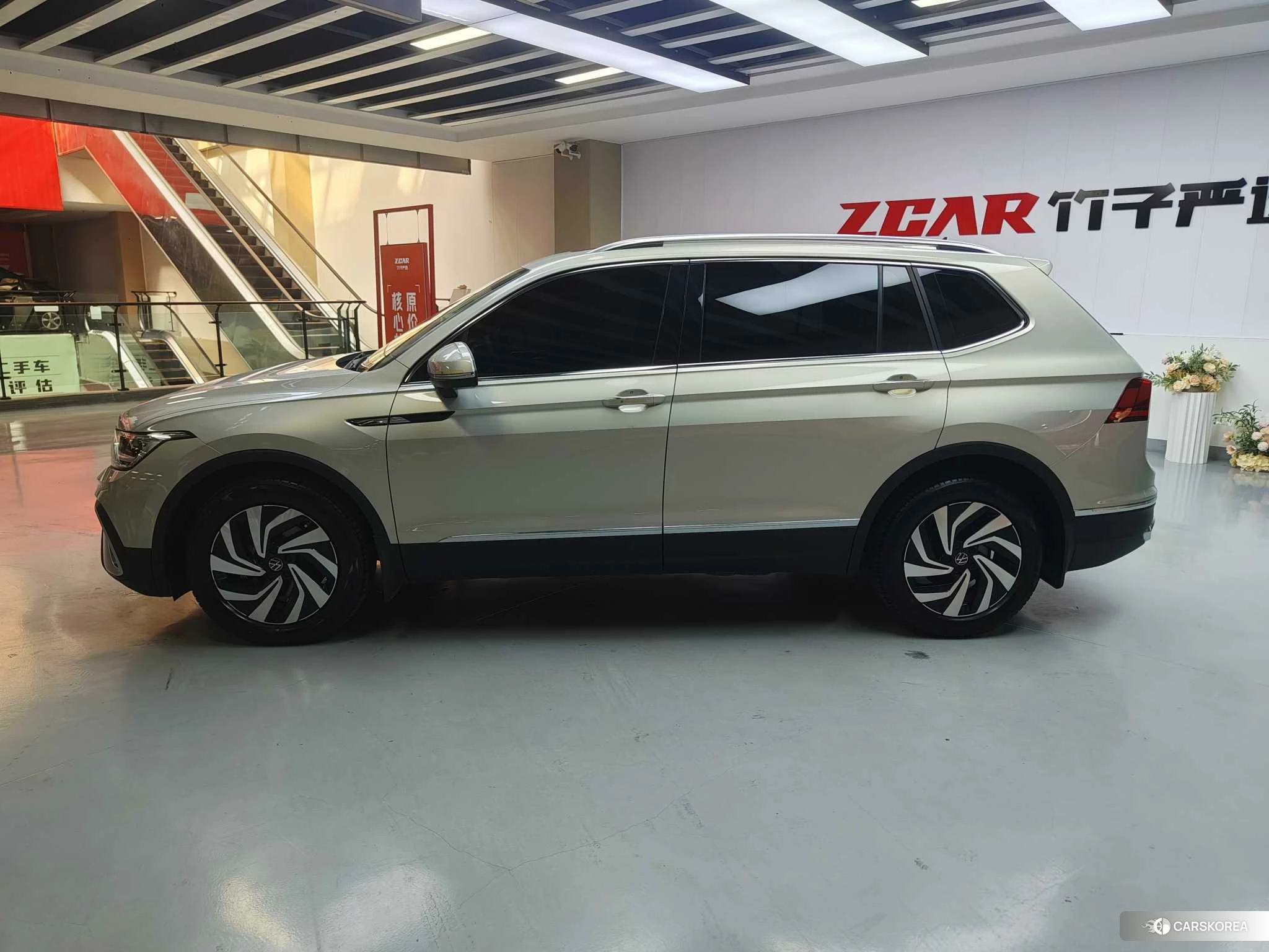 Volkswagen Tiguan L id 4420973 из Китая 19