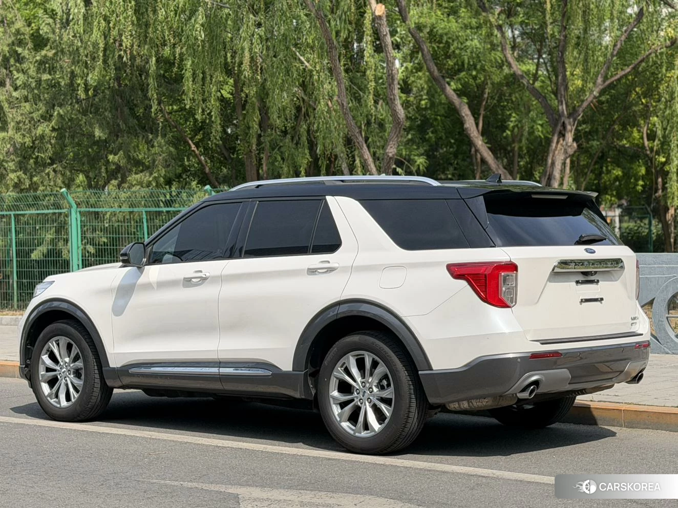 Ford Explorer id 4405885 из Китая 19