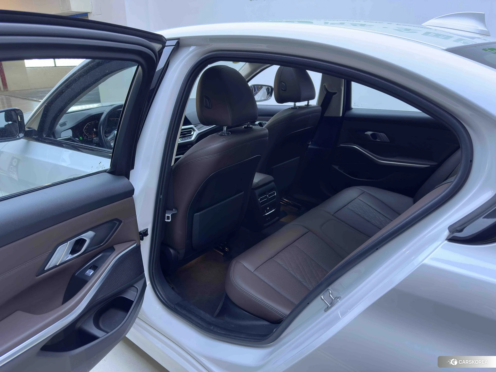 BMW 3 series id 4461624 из Китая 19