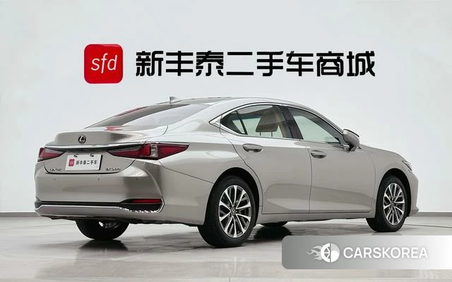 Lexus ES id 4254170 из Китая 19