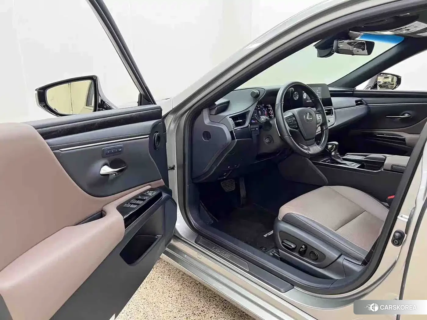 Lexus ES id 4539025 из Китая 19