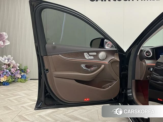 Mercedes-Benz E-class id 4275230 из Китая 19