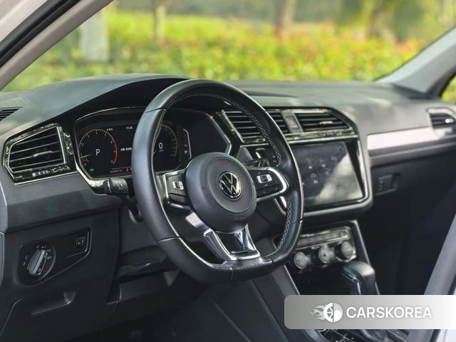 Volkswagen Tiguan L id 4277816 из Китая 19