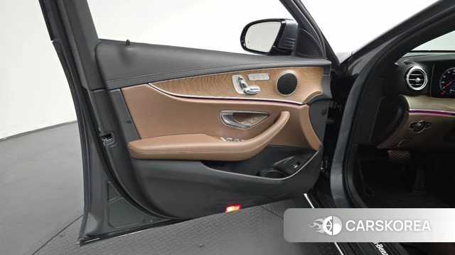Mercedes-Benz E-Class W213 id 4224554 из Кореи 19
