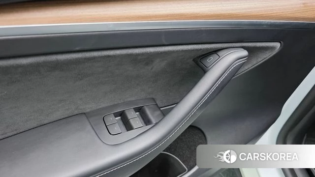 Tesla Model Y id 4607857 из Кореи 19