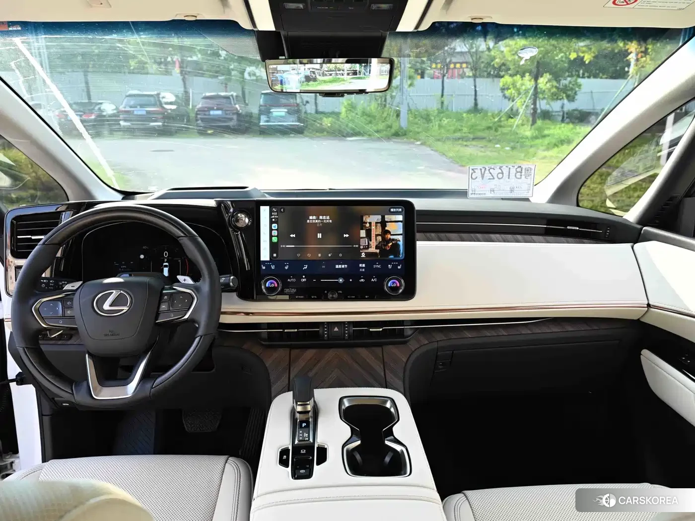 Lexus LM id 4681163 из Китая 19