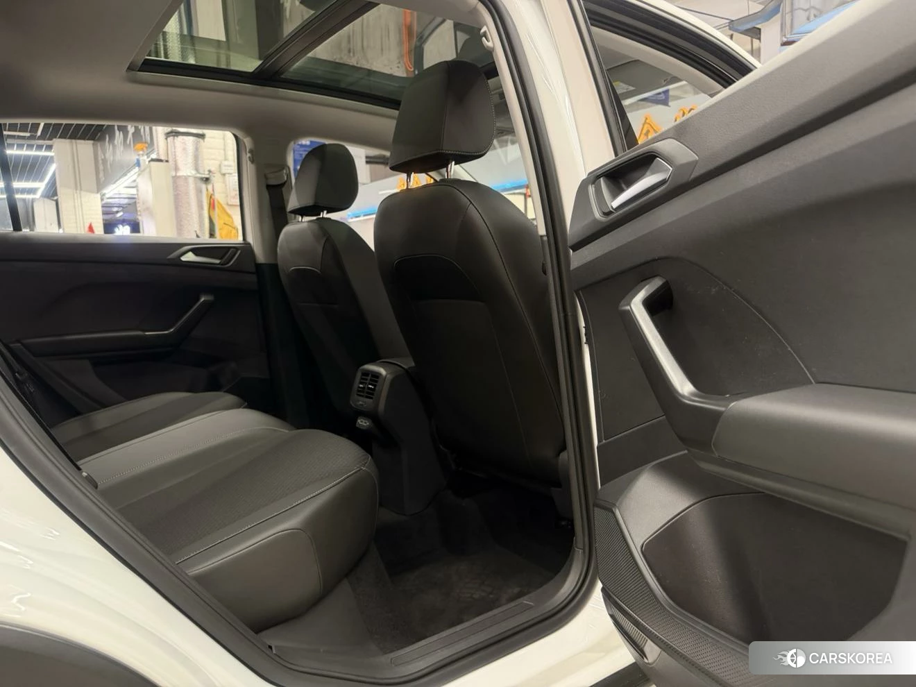 Volkswagen Exploring the shadow id 4493105 из Китая 19