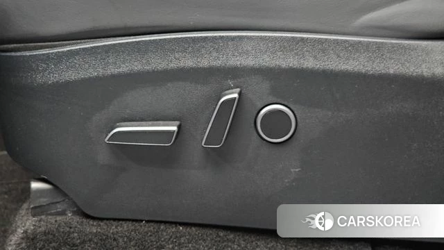 Tesla Model Y id 4442276 из Кореи 19