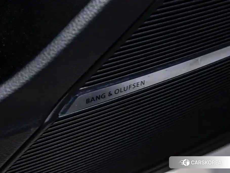 Audi Q8 id 4599756 из Китая 20