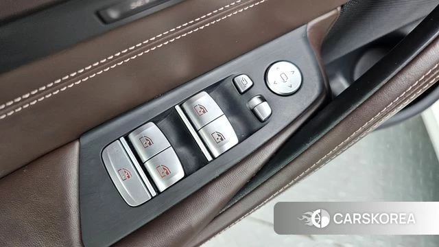 BMW 5 Series (G30) id 4562639 из Кореи 19