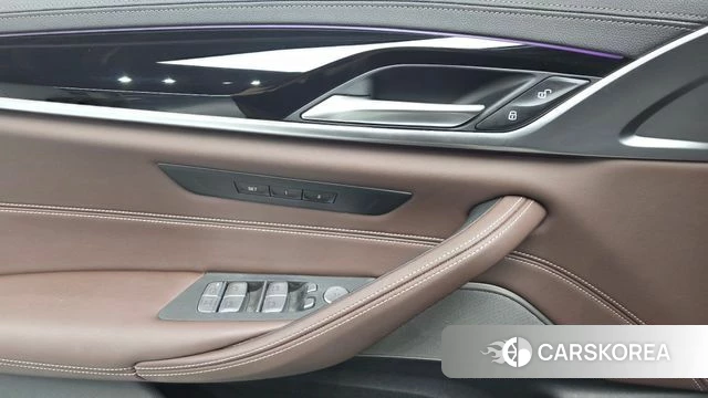 BMW 5 Series (G30) id 4566735 из Кореи 19
