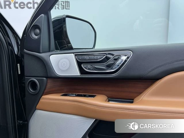 Lincoln Navigator id 4208119 из Китая 19