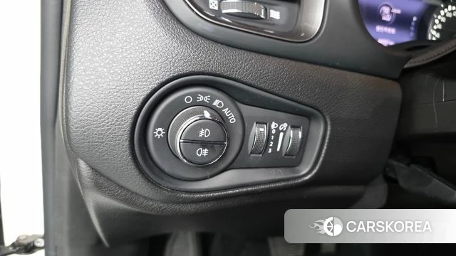 Jeep Renegade id 4434792 из Кореи 19